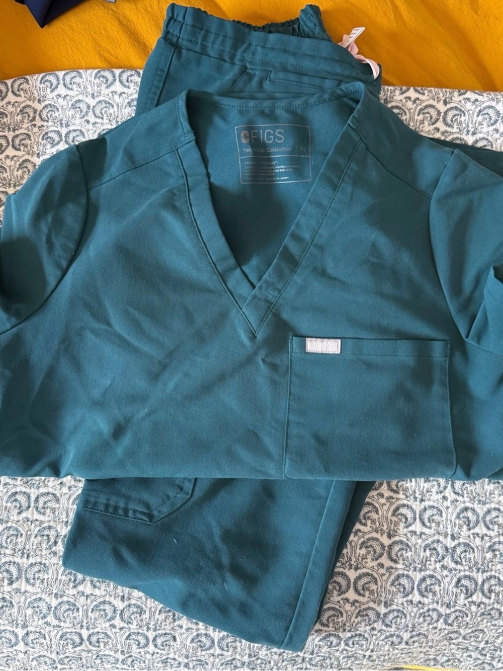 Figs Teal Scrub Set